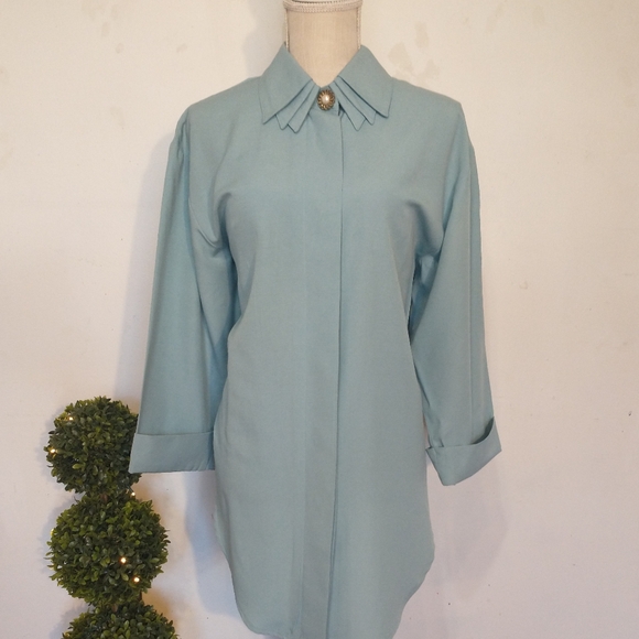 Stunning Vintage Blouse - 3 Layer Collar w/ Tuxedo Bottom - 12 - Picture 10 of 11